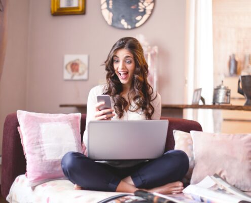 woman choosing the best online life coaching certification for her
